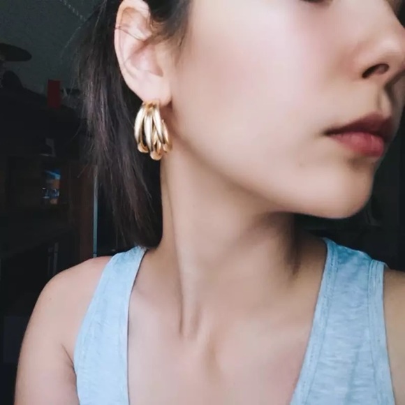 “Triple Dare” Multi-Hoop Classic Simple Minimalist Neutral Casual Circle Earring - Picture 8 of 10